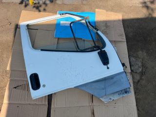 bontott MITSUBISHI Canter Jobb első Ajtó (Üres lemez)