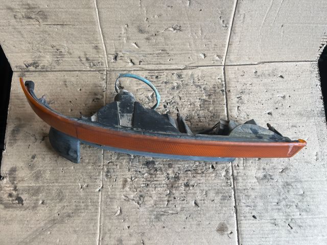 bontott MITSUBISHI Canter Jobb első Irányjelző