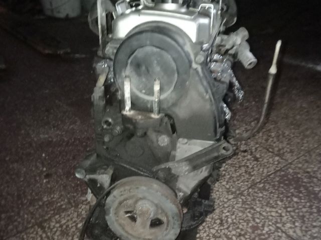 bontott MITSUBISHI CARISMA Motor (Fűzött blokk hengerfejjel)