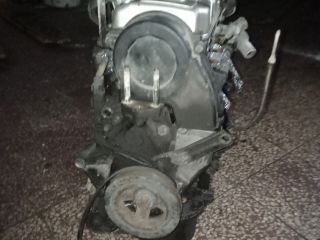 bontott MITSUBISHI CARISMA Motor (Fűzött blokk hengerfejjel)