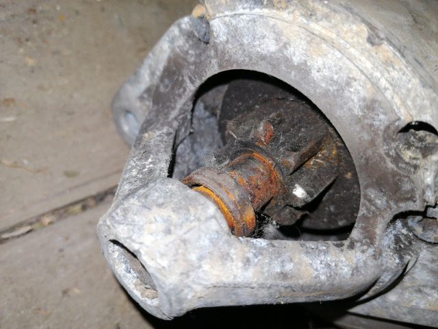 bontott MITSUBISHI CARISMA Önindító