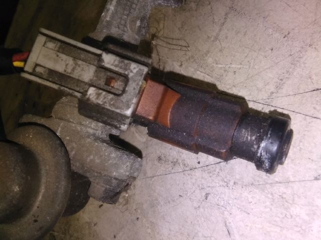 bontott MITSUBISHI CARISMA Porlasztó (1 db)