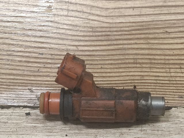 bontott MITSUBISHI CARISMA Porlasztó (1 db)