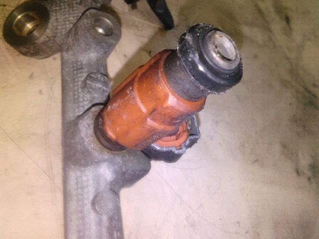 bontott MITSUBISHI CARISMA Porlasztó (1 db)