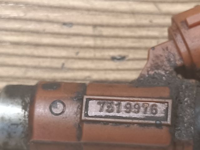 bontott MITSUBISHI CARISMA Porlasztó (1 db)