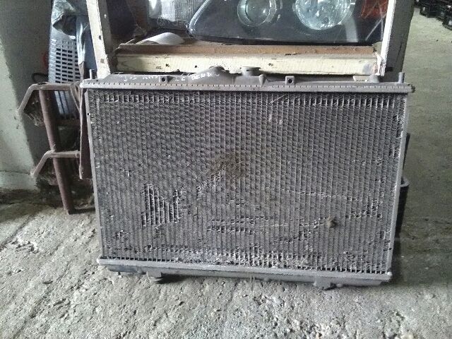 bontott MITSUBISHI CARISMA Vízhűtő Radiátor (Nem klímás)