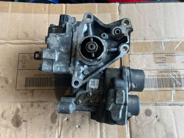 bontott MITSUBISHI CARISMA Nagynyomású Szivattyú