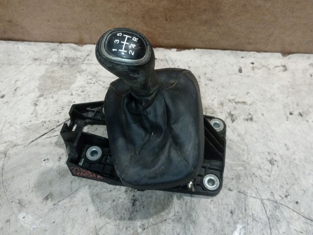 bontott MITSUBISHI CARISMA Váltó Kulissza