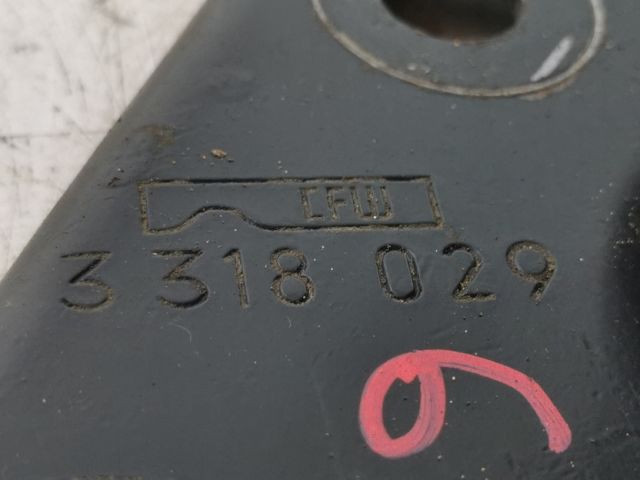 bontott MITSUBISHI CARISMA Váltó Tartó Bak (Pozíciófüggetlen)