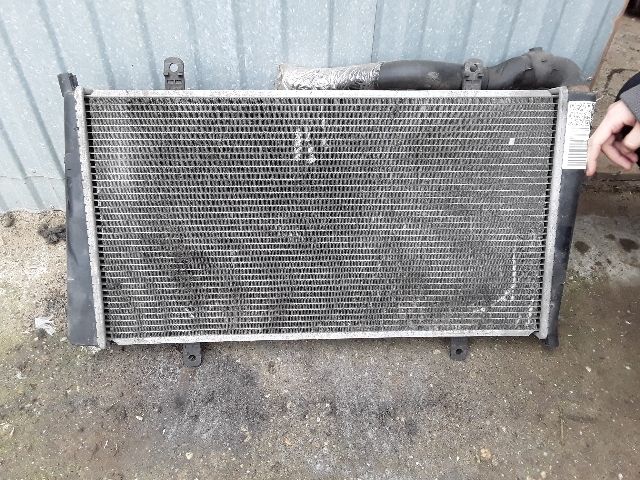 bontott MITSUBISHI CARISMA Vízhűtő Radiátor (Nem klímás)