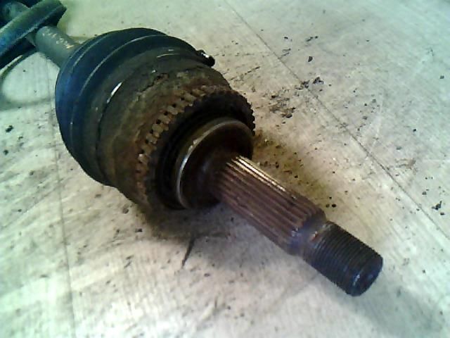 bontott MITSUBISHI CARISMA Bal Féltengely