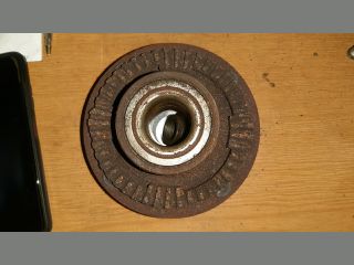 bontott MITSUBISHI CARISMA Bal hátsó Kerékagy