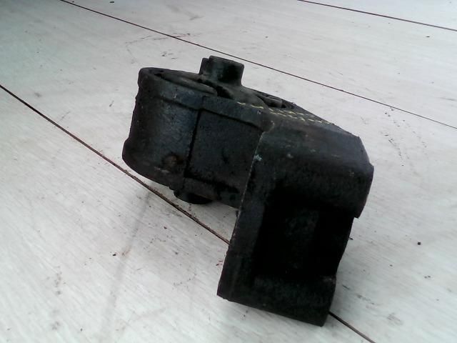 bontott MITSUBISHI CARISMA Váltó Tartó Bak (Pozíciófüggetlen)