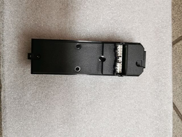 bontott MITSUBISHI CARISMA Ablakemelő Kapcsoló Négyes / Kettes