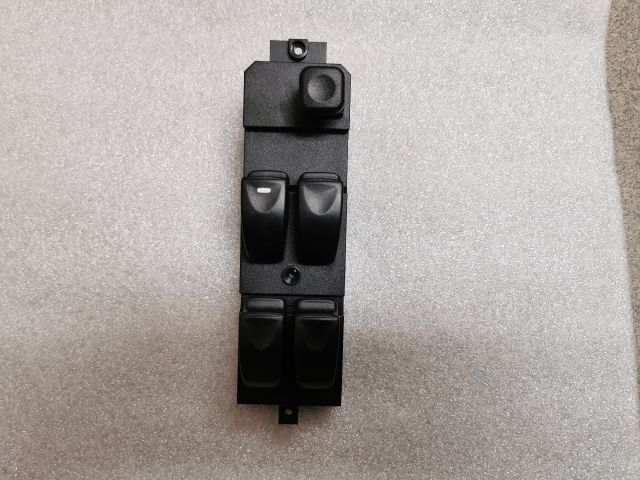 bontott MITSUBISHI CARISMA Ablakemelő Kapcsoló Négyes / Kettes