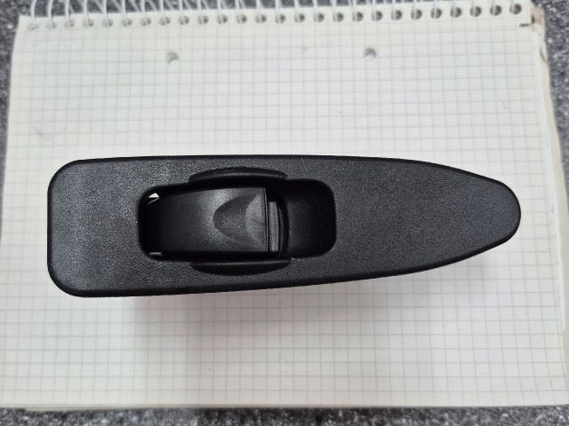 bontott MITSUBISHI CARISMA Ablakemelő Kapcsoló (Pozíciófüggetlen)