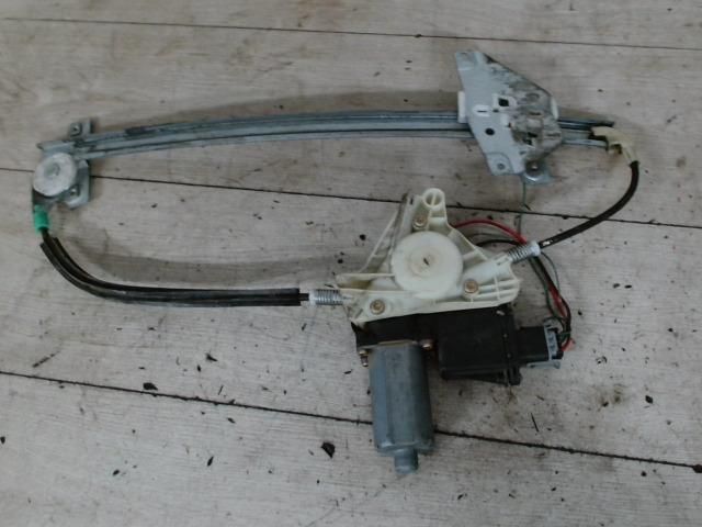 bontott MITSUBISHI CARISMA Bal első Ablakemelő Szerkezet (Elektromos)