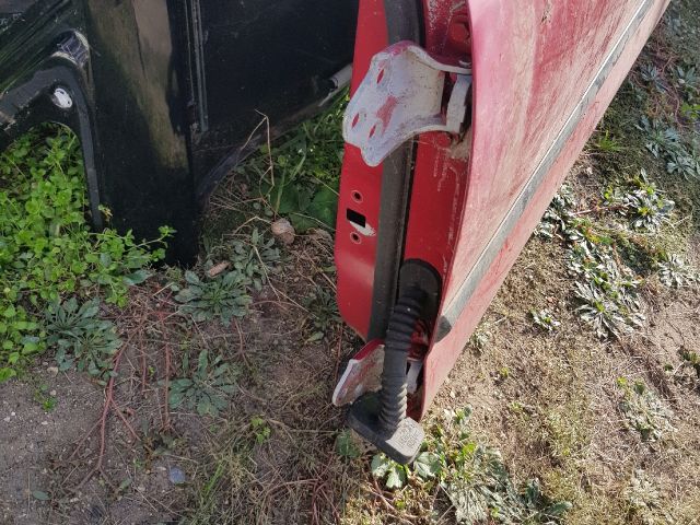 bontott MITSUBISHI CARISMA Bal első Ajtó (Részeivel)