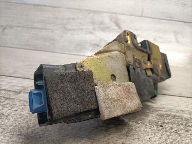 bontott MITSUBISHI CARISMA Bal első Ajtózár