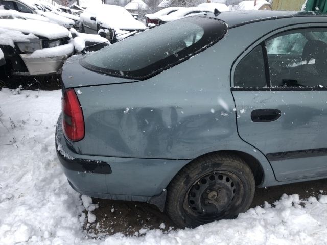 bontott MITSUBISHI CARISMA Bal első Dobbetét (Kerékjárati, Műanyag)