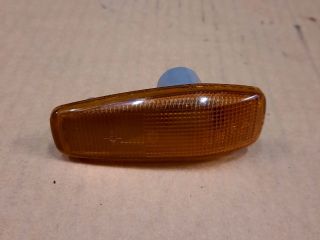 bontott MITSUBISHI CARISMA Bal első Sárvédő Irányjelző