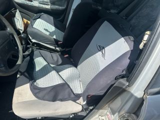 bontott MITSUBISHI CARISMA Bal első Ülés