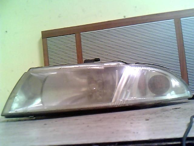 bontott MITSUBISHI CARISMA Bal Fényszóró