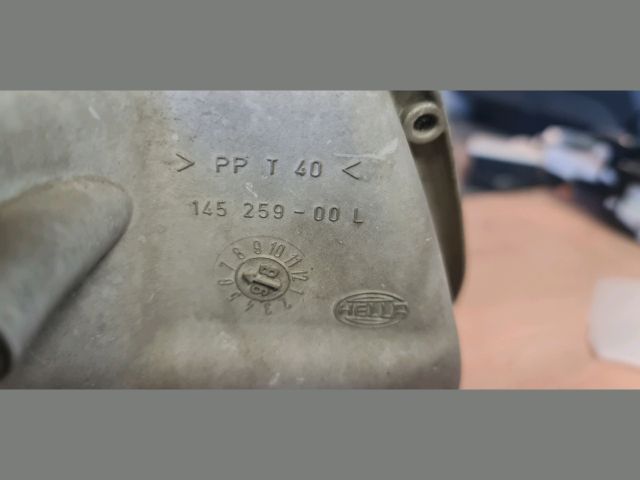 bontott MITSUBISHI CARISMA Bal Fényszóró