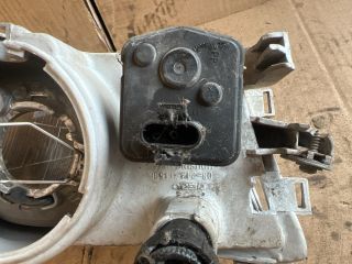 bontott MITSUBISHI CARISMA Bal Fényszóró