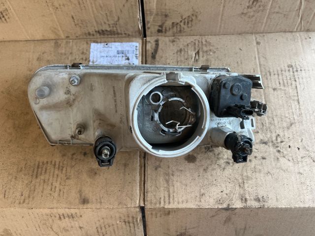 bontott MITSUBISHI CARISMA Bal Fényszóró