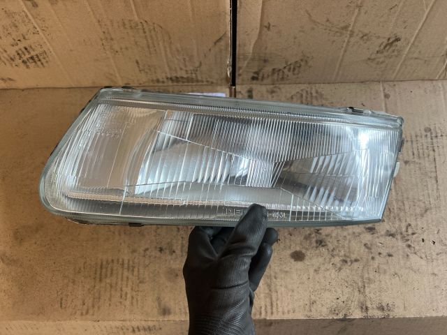 bontott MITSUBISHI CARISMA Bal Fényszóró