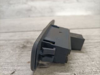 bontott MITSUBISHI CARISMA Bal hátsó Ablakemelő Kapcsoló