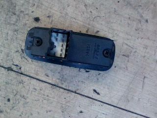 bontott MITSUBISHI CARISMA Bal hátsó Ablakemelő Kapcsoló