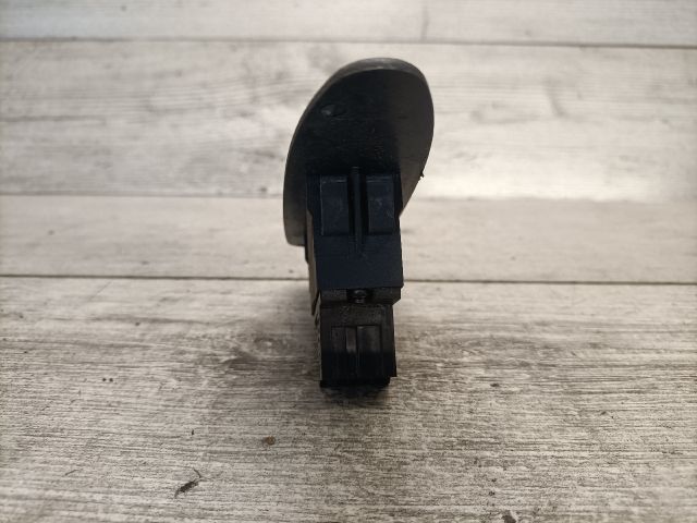 bontott MITSUBISHI CARISMA Bal hátsó Ablakemelő Kapcsoló