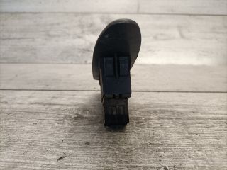 bontott MITSUBISHI CARISMA Bal hátsó Ablakemelő Kapcsoló