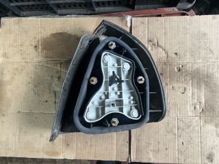 bontott MITSUBISHI CARISMA Bal Hátsó Lámpa