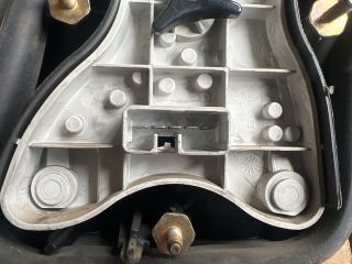 bontott MITSUBISHI CARISMA Bal Hátsó Lámpa