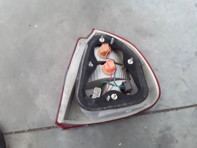 bontott MITSUBISHI CARISMA Bal Külső Hátsó Lámpa