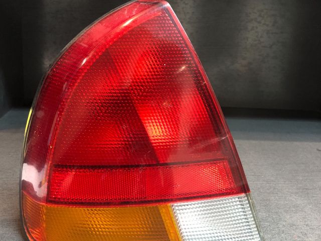 bontott MITSUBISHI CARISMA Bal Külső Hátsó Lámpa