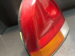 bontott MITSUBISHI CARISMA Bal Külső Hátsó Lámpa