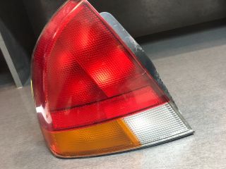 bontott MITSUBISHI CARISMA Bal Külső Hátsó Lámpa