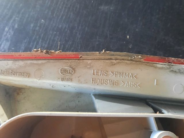 bontott MITSUBISHI CARISMA Bal Külső Hátsó Lámpa