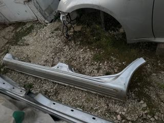 bontott MITSUBISHI CARISMA Bal Küszöb