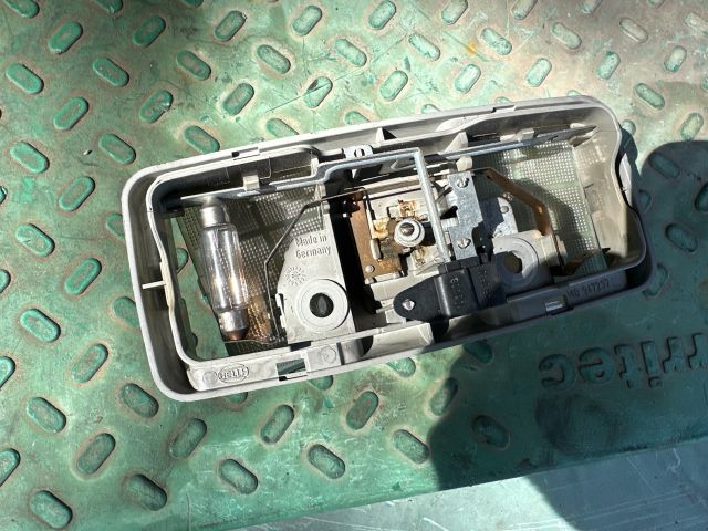 bontott MITSUBISHI CARISMA Beltér Világítás Hátsó