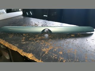 bontott MITSUBISHI CARISMA Csomagtérajtó Díszléc