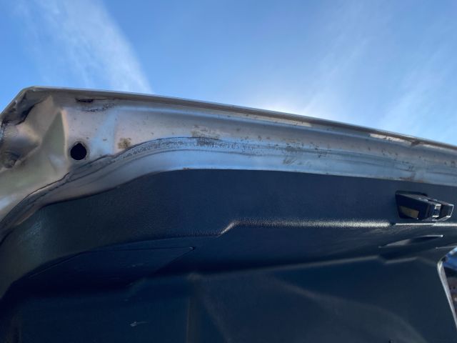 bontott MITSUBISHI CARISMA Csomagtérajtó (Üres lemez)