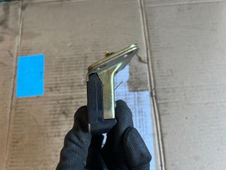 bontott MITSUBISHI CARISMA Csomagtérajtó Zárszerkezet