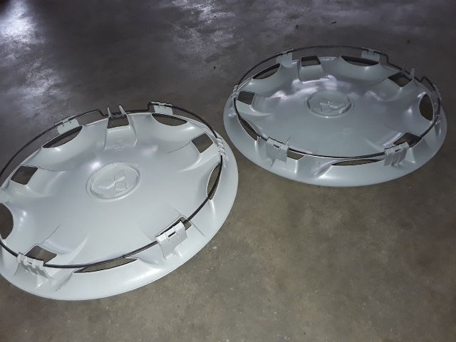 bontott MITSUBISHI CARISMA Dísztárcsa Pár