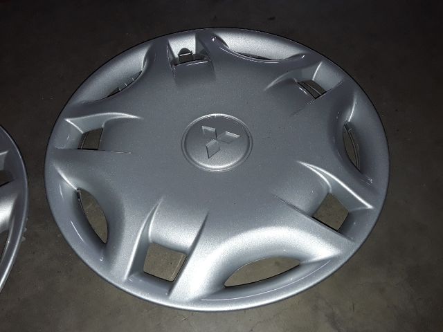 bontott MITSUBISHI CARISMA Dísztárcsa Pár