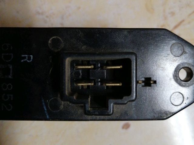 bontott MITSUBISHI CARISMA Előtét Ellenállás Fűtőmotor